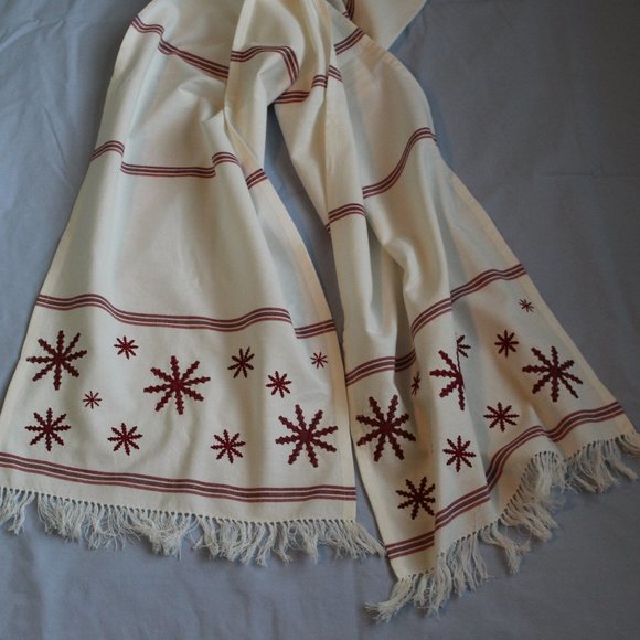 Thomas O'Brien Table Runner with Fringe - Picture 1 of 4